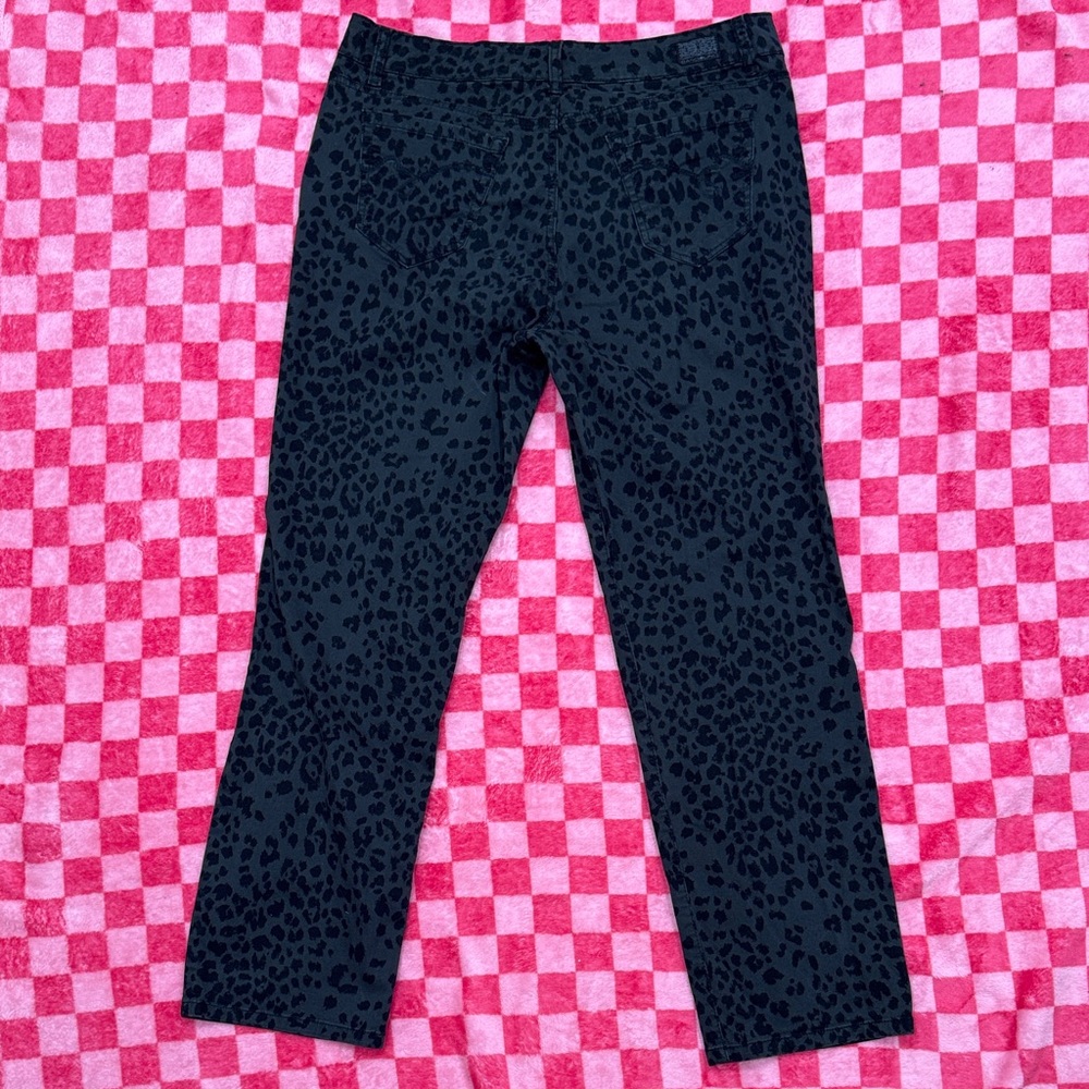 Bandolino Dark Green/Black Animal Print Straight Leg Jeans - Picture 6 of 6